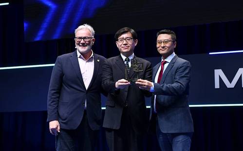 中国联通携手华为在广东打造的5G直播套餐业务荣获GSMA GLOMO“最佳互联消费者移动运营商服务奖”